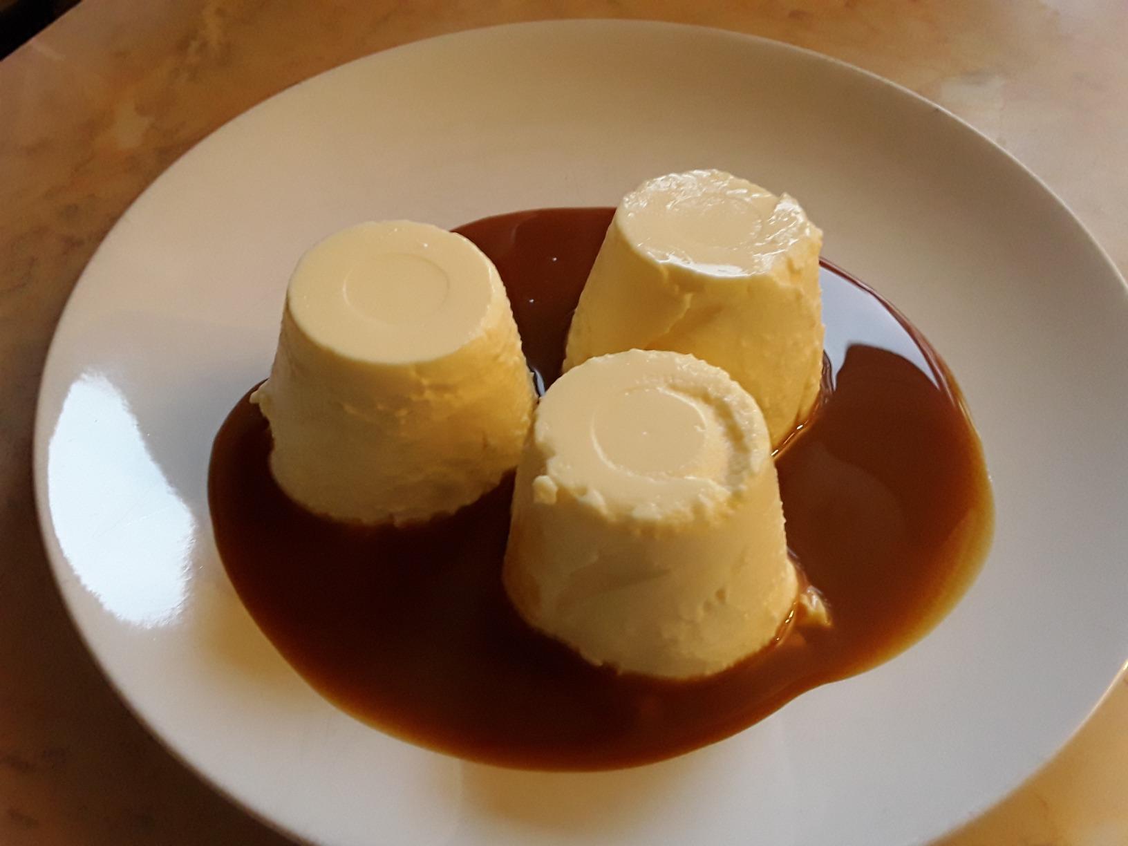 Lecker zu Eis und Pfannkuchen